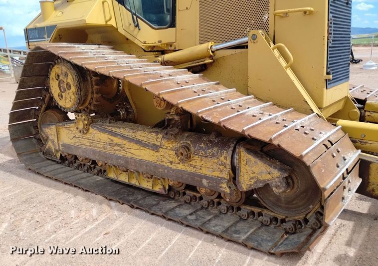 image for item DN6486 1999 Caterpillar D6M LGP  dozer