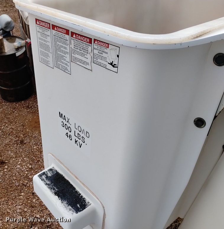 image for item DN6487 Knapheide 6133HC  bucket truck bed