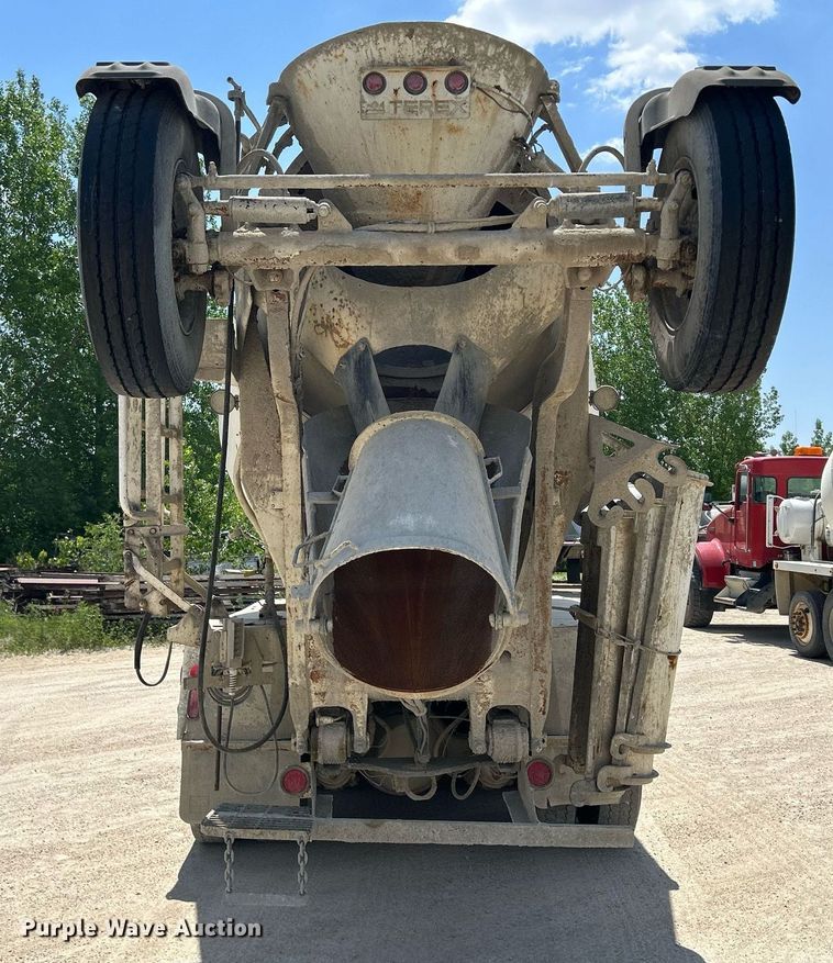 image for item DR4631 2007 Sterling L9511  ready mix truck