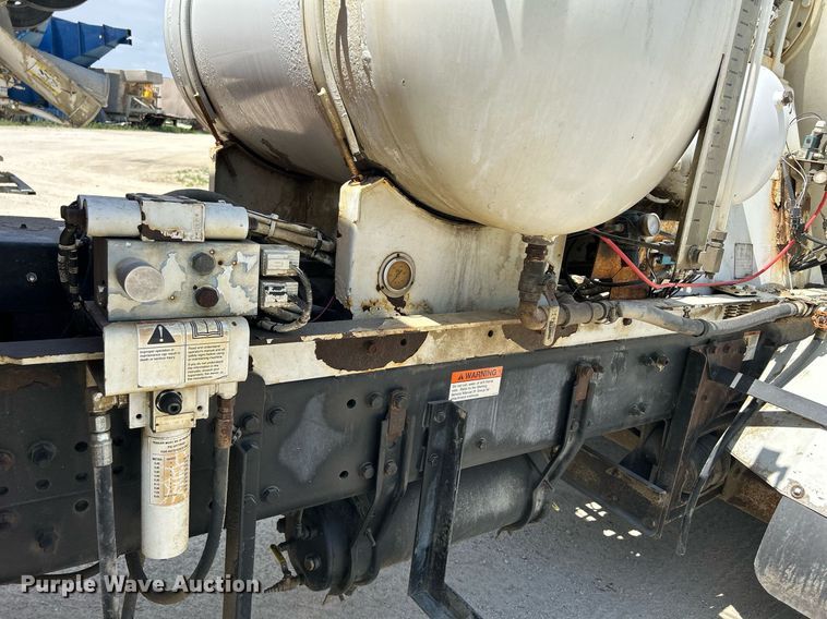 image for item DR4631 2007 Sterling L9511  ready mix truck