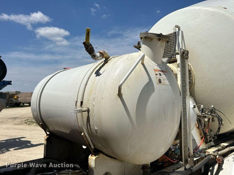 image for item DR4631 2007 Sterling L9511  ready mix truck