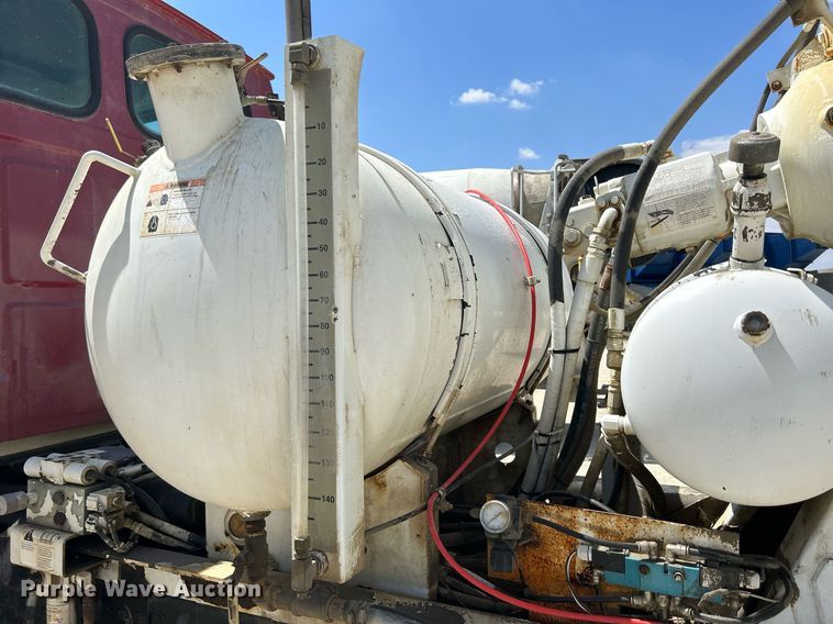 image for item DR4631 2007 Sterling L9511  ready mix truck