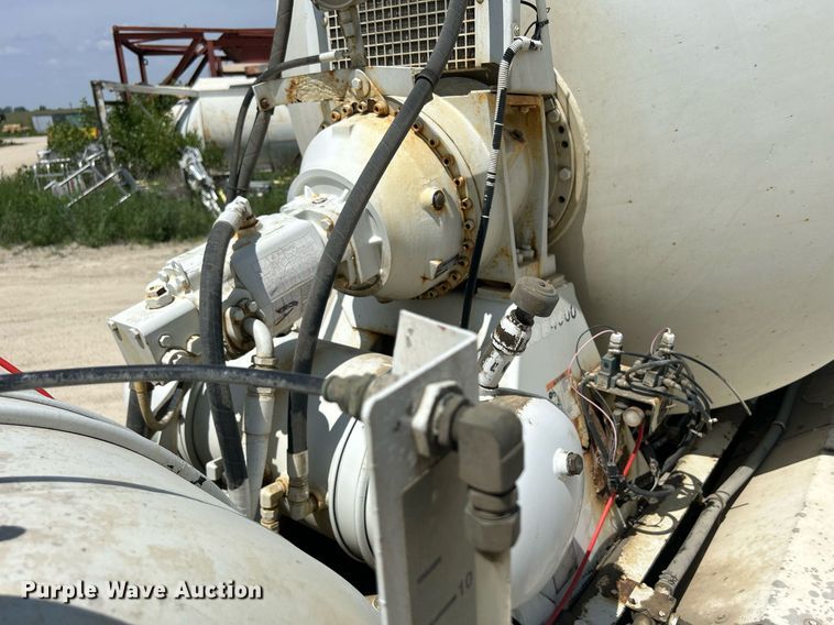 image for item DR4631 2007 Sterling L9511  ready mix truck