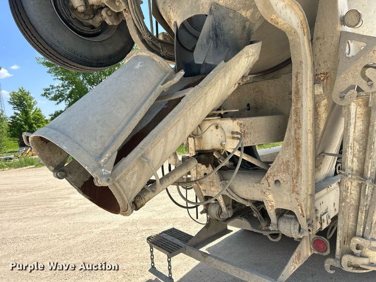 image for item DR4631 2007 Sterling L9511  ready mix truck