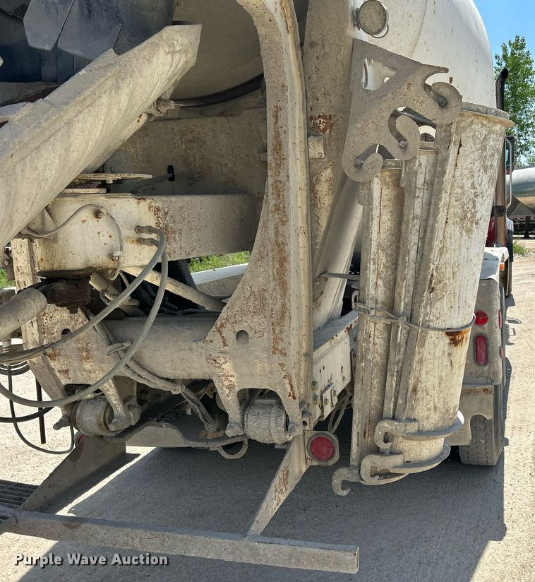 image for item DR4631 2007 Sterling L9511  ready mix truck