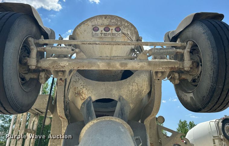 image for item DR4631 2007 Sterling L9511  ready mix truck