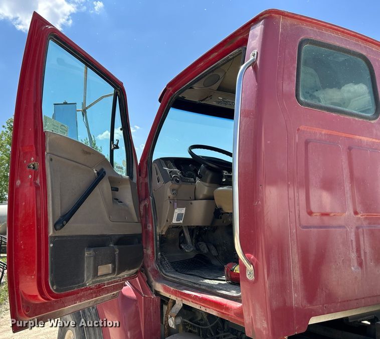 image for item DR4631 2007 Sterling L9511  ready mix truck