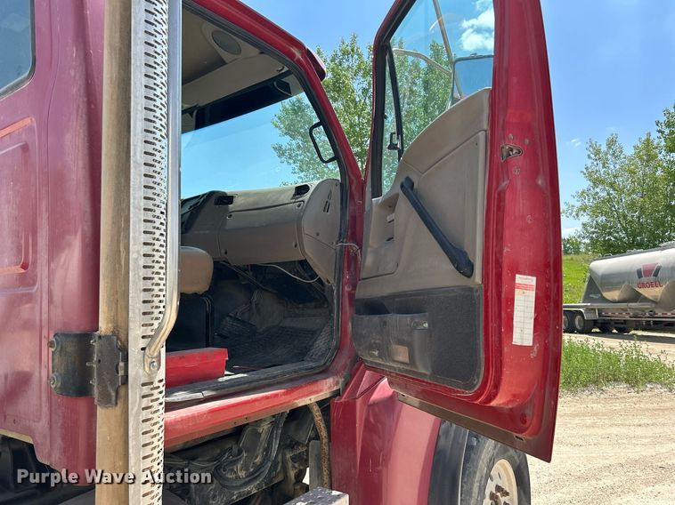 image for item DR4631 2007 Sterling L9511  ready mix truck