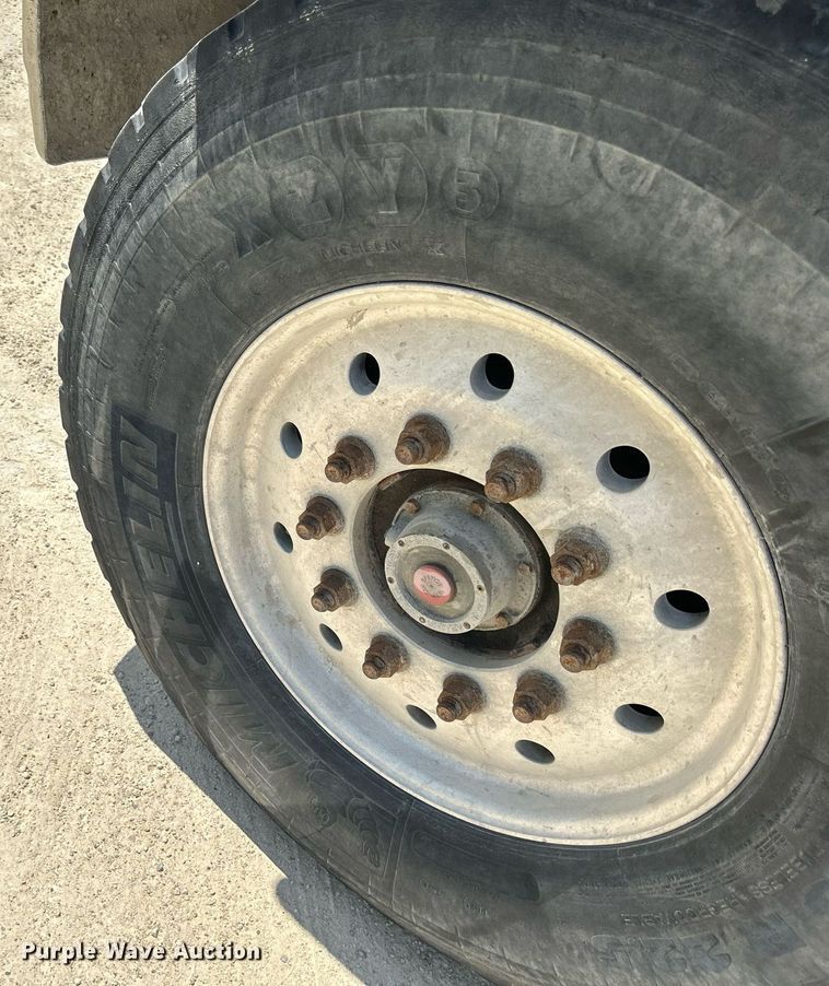 image for item DR4631 2007 Sterling L9511  ready mix truck