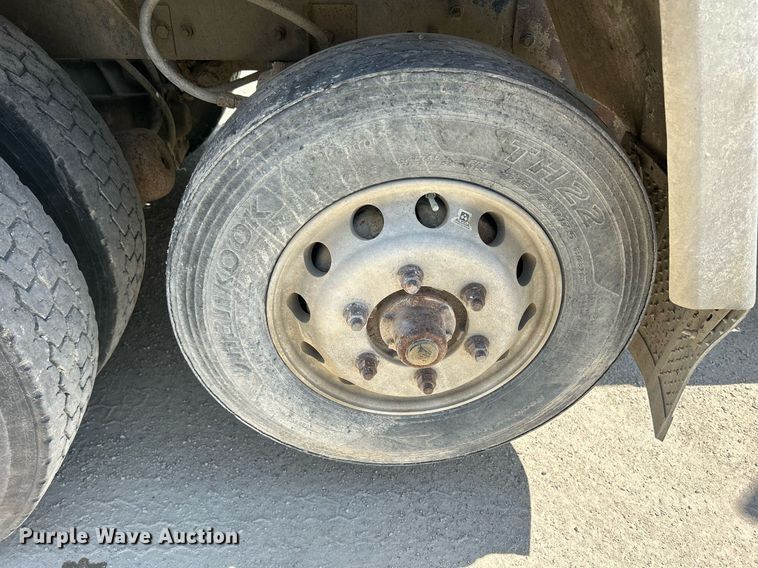 image for item DR4631 2007 Sterling L9511  ready mix truck