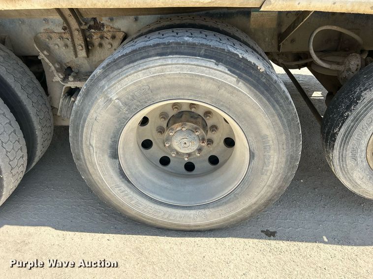 image for item DR4631 2007 Sterling L9511  ready mix truck