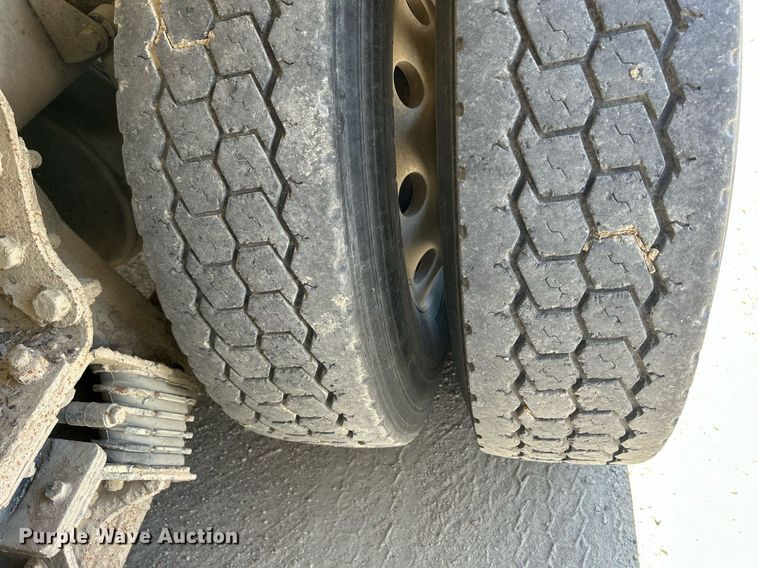 image for item DR4631 2007 Sterling L9511  ready mix truck