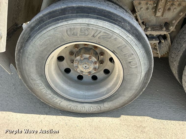 image for item DR4631 2007 Sterling L9511  ready mix truck