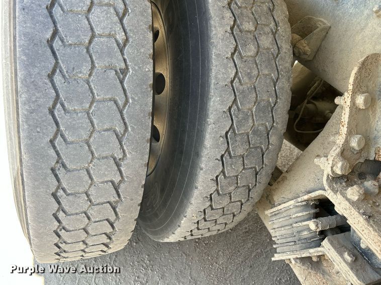 image for item DR4631 2007 Sterling L9511  ready mix truck