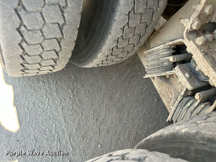 image for item DR4631 2007 Sterling L9511  ready mix truck