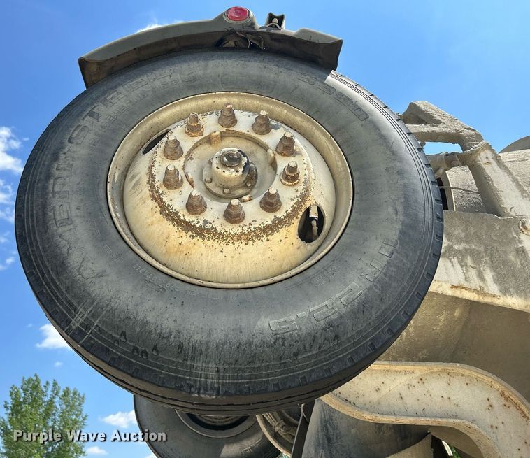 image for item DR4631 2007 Sterling L9511  ready mix truck