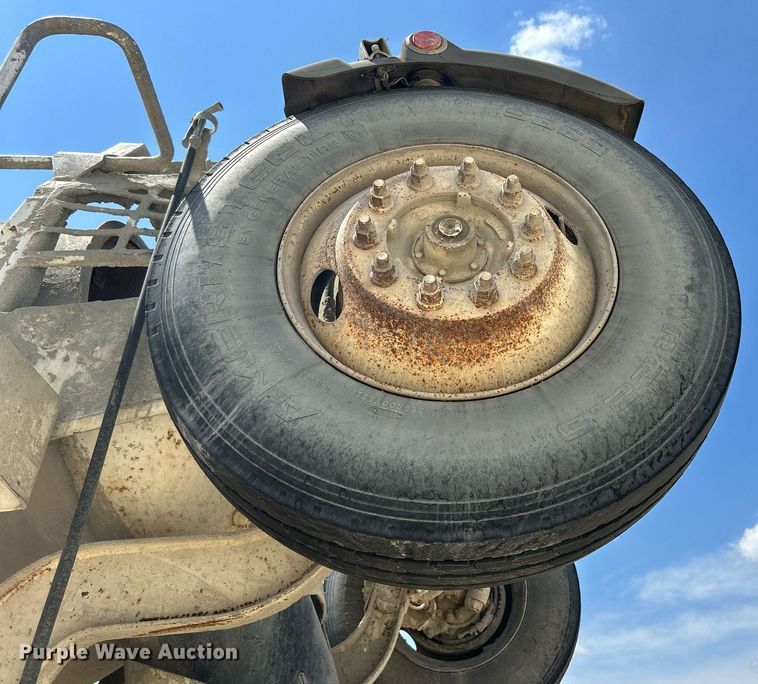 image for item DR4631 2007 Sterling L9511  ready mix truck