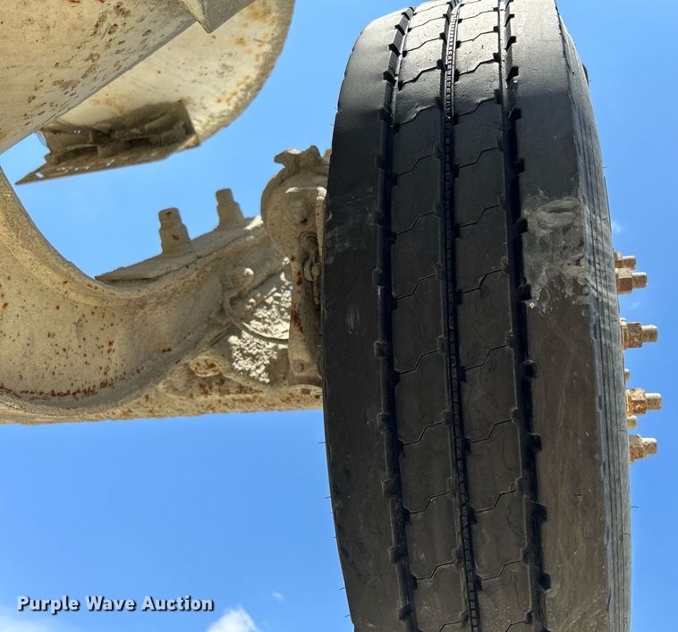 image for item DR4631 2007 Sterling L9511  ready mix truck