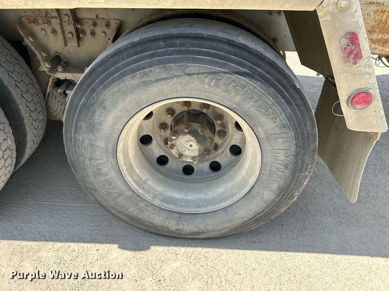 image for item DR4631 2007 Sterling L9511  ready mix truck