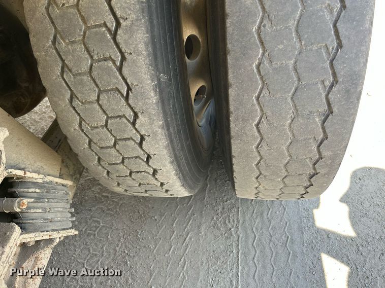 image for item DR4631 2007 Sterling L9511  ready mix truck