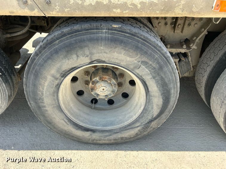 image for item DR4631 2007 Sterling L9511  ready mix truck