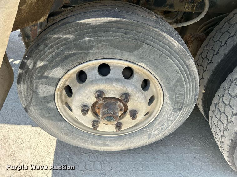 image for item DR4631 2007 Sterling L9511  ready mix truck