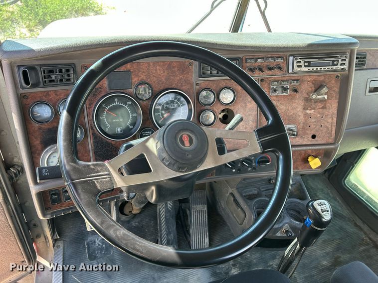 image for item DR4633 2003 Kenworth W900  ready mix truck