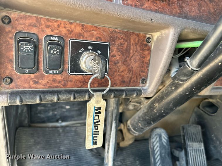 image for item DR4633 2003 Kenworth W900  ready mix truck