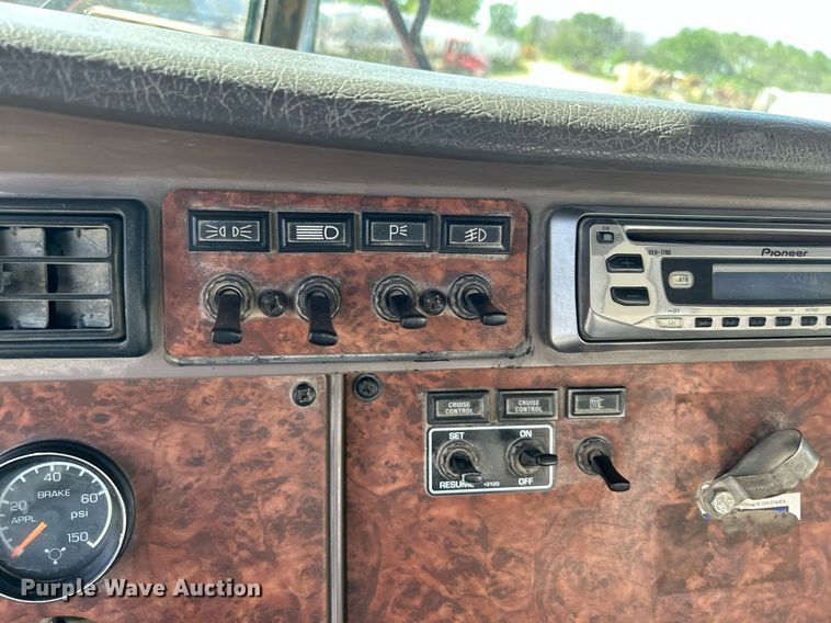 image for item DR4633 2003 Kenworth W900  ready mix truck