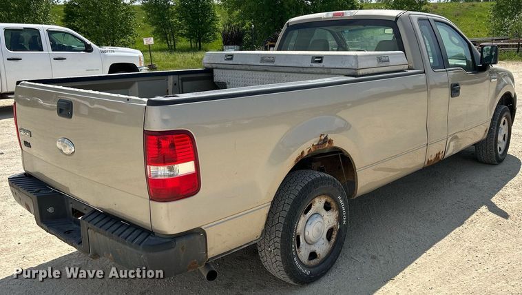 image for item DR4635 2007 Ford F150 XL  pickup truck