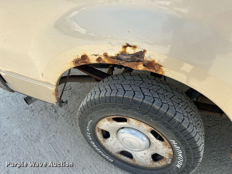 image for item DR4635 2007 Ford F150 XL  pickup truck