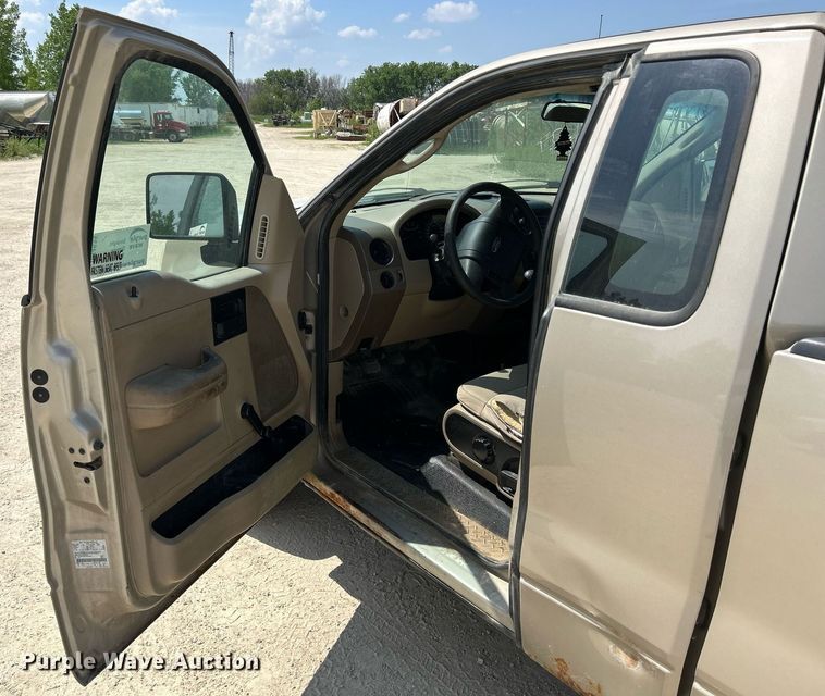 image for item DR4635 2007 Ford F150 XL  pickup truck