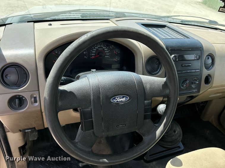 image for item DR4635 2007 Ford F150 XL  pickup truck