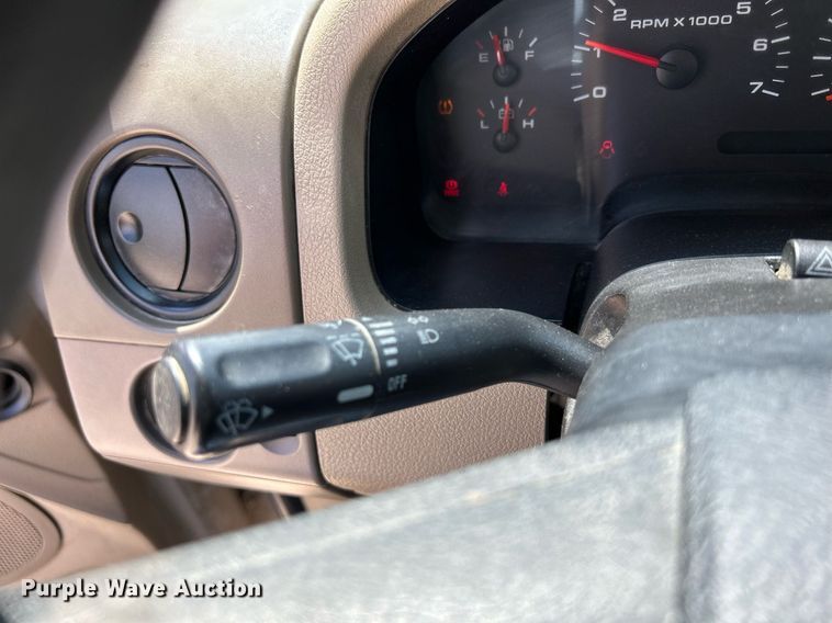 image for item DR4635 2007 Ford F150 XL  pickup truck