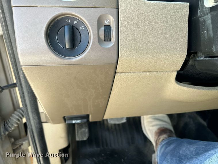 image for item DR4635 2007 Ford F150 XL  pickup truck