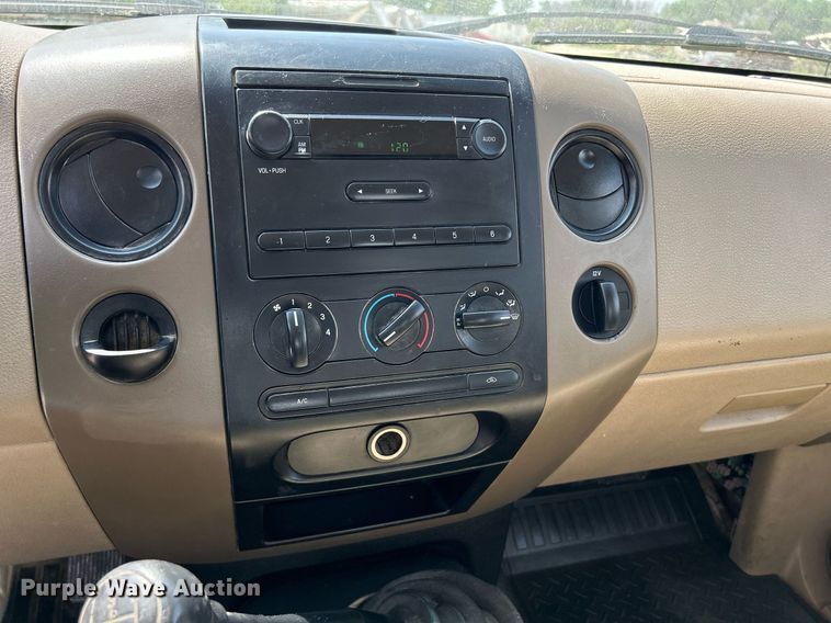 image for item DR4635 2007 Ford F150 XL  pickup truck