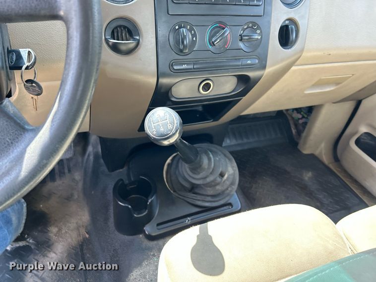 image for item DR4635 2007 Ford F150 XL  pickup truck