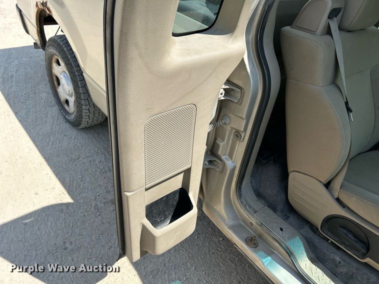 image for item DR4635 2007 Ford F150 XL  pickup truck