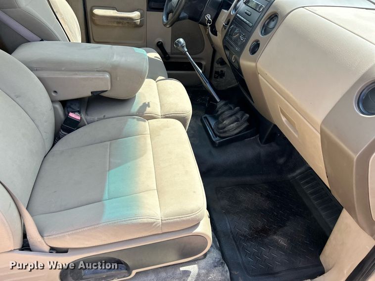 image for item DR4635 2007 Ford F150 XL  pickup truck