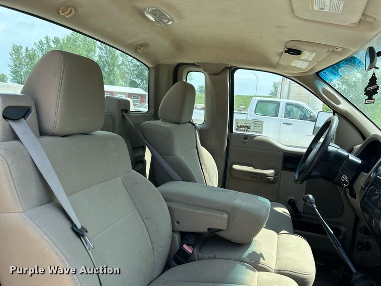 image for item DR4635 2007 Ford F150 XL  pickup truck