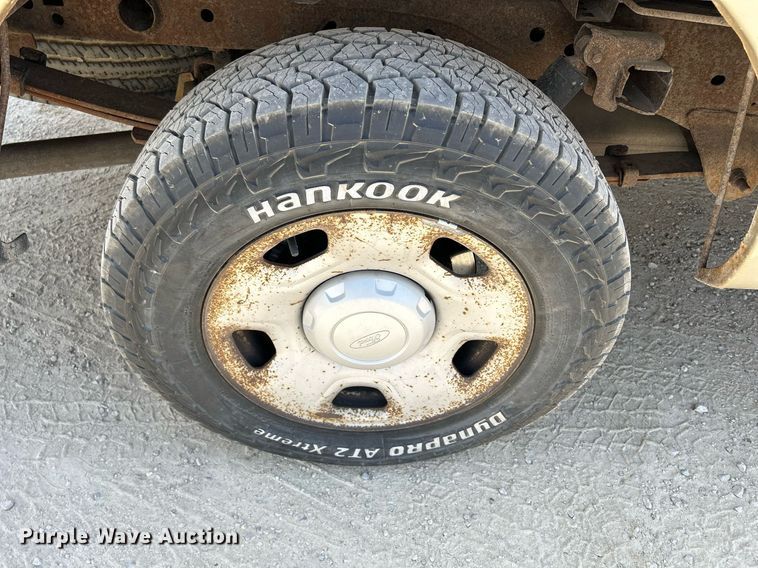 image for item DR4635 2007 Ford F150 XL  pickup truck