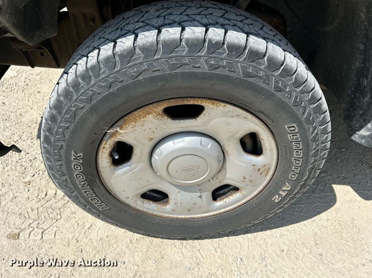 image for item DR4635 2007 Ford F150 XL  pickup truck