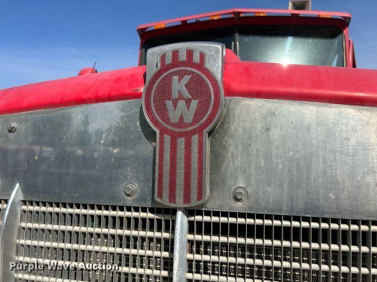 image for item DR4636 2003 Kenworth W900  ready mix truck