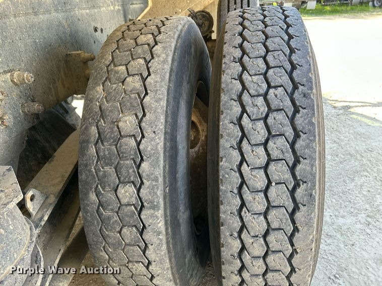 image for item DR4636 2003 Kenworth W900  ready mix truck