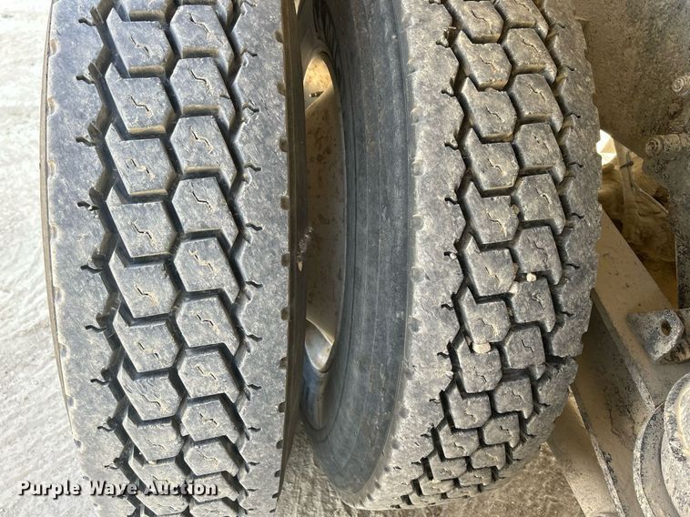 image for item DR4636 2003 Kenworth W900  ready mix truck