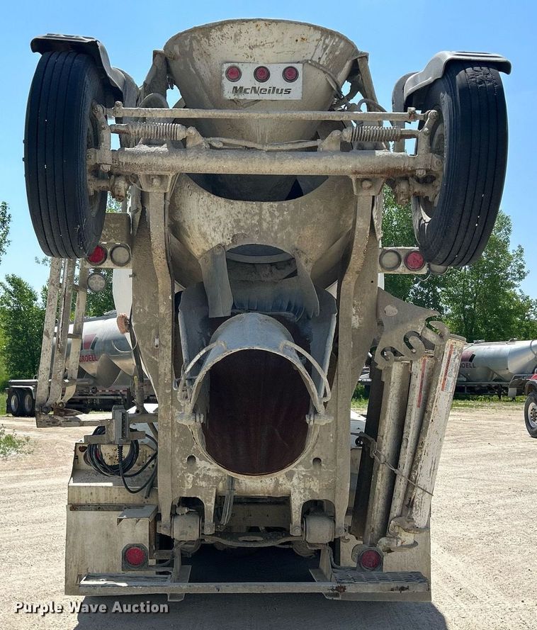 image for item DR4637 2003 Kenworth W900  ready mix truck