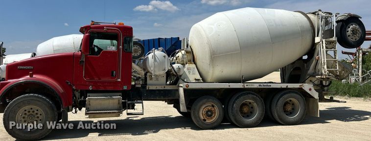 image for item DR4637 2003 Kenworth W900  ready mix truck