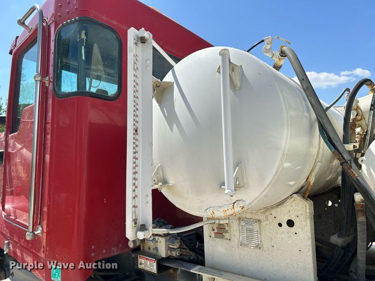 image for item DR4637 2003 Kenworth W900  ready mix truck