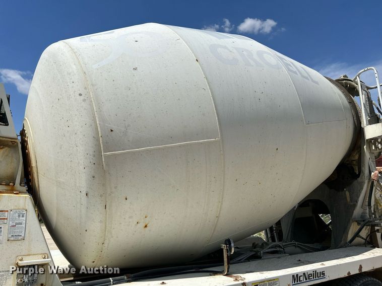 image for item DR4637 2003 Kenworth W900  ready mix truck