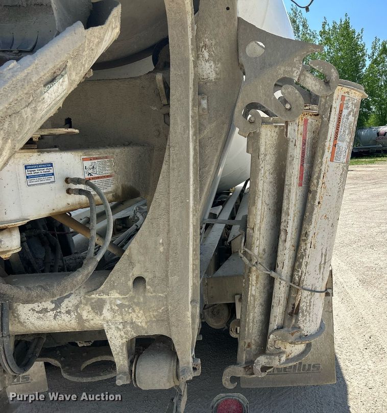 image for item DR4637 2003 Kenworth W900  ready mix truck